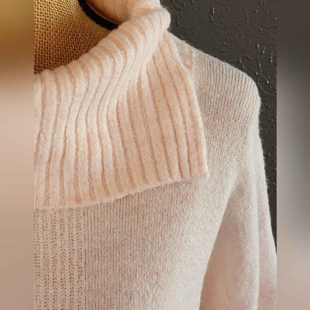 Banana Republic Medium Pale Pink Acrylic Pullover Sweater - Picture 7 of 8